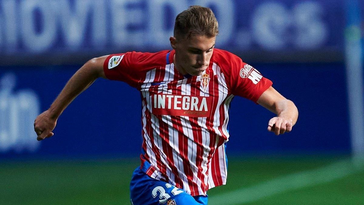 Как игрок сборной Украины отдал роскошный ассист через полполя в Испании: видео Как игрок сборной Украины отдал роскошный ассист через полполя в Испании: видео