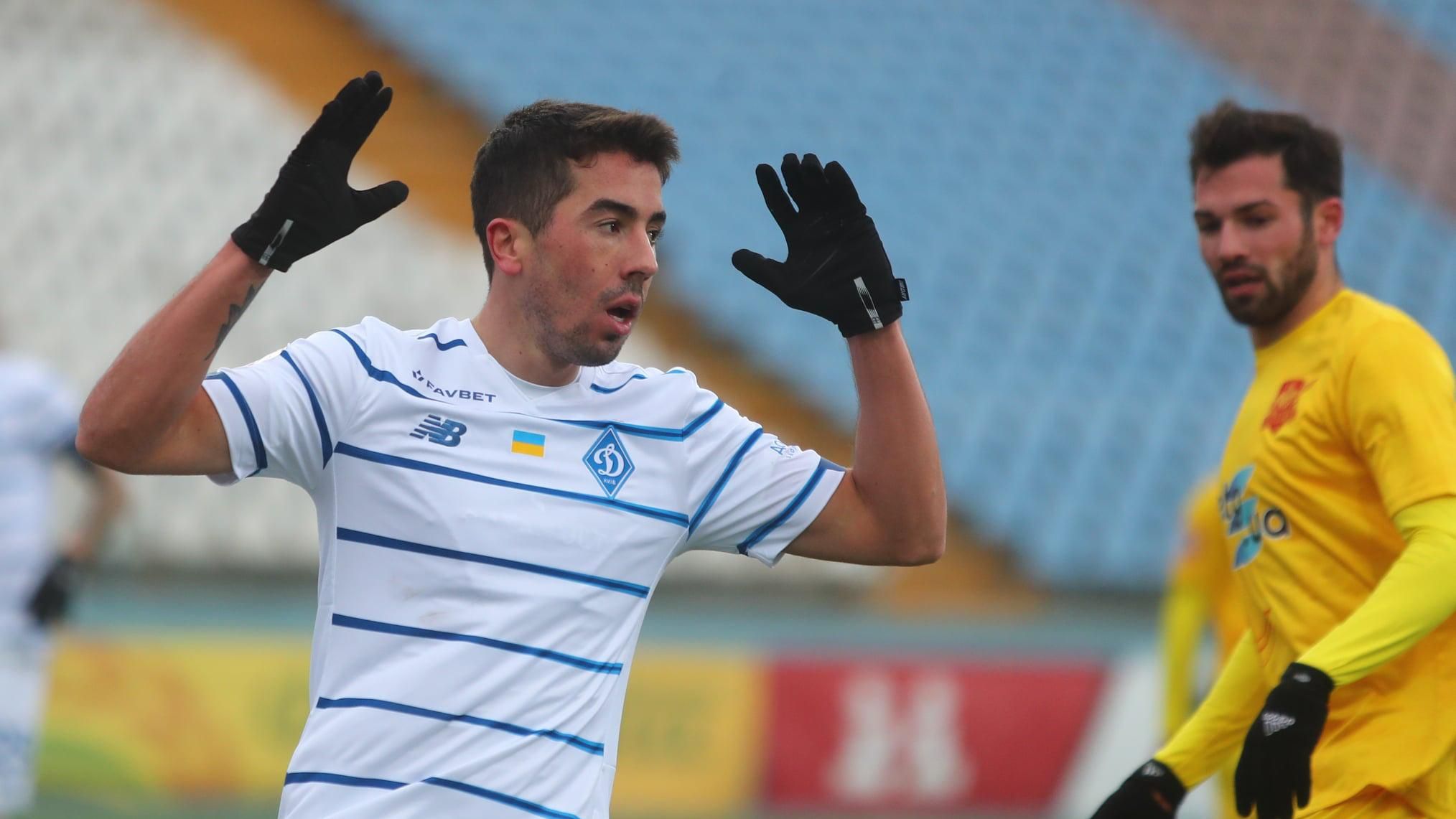 Карлос де Пена понад 30 годин добирався на тренування Динамо Карлос де Пена понад 30 годин добирався на тренування Динамо