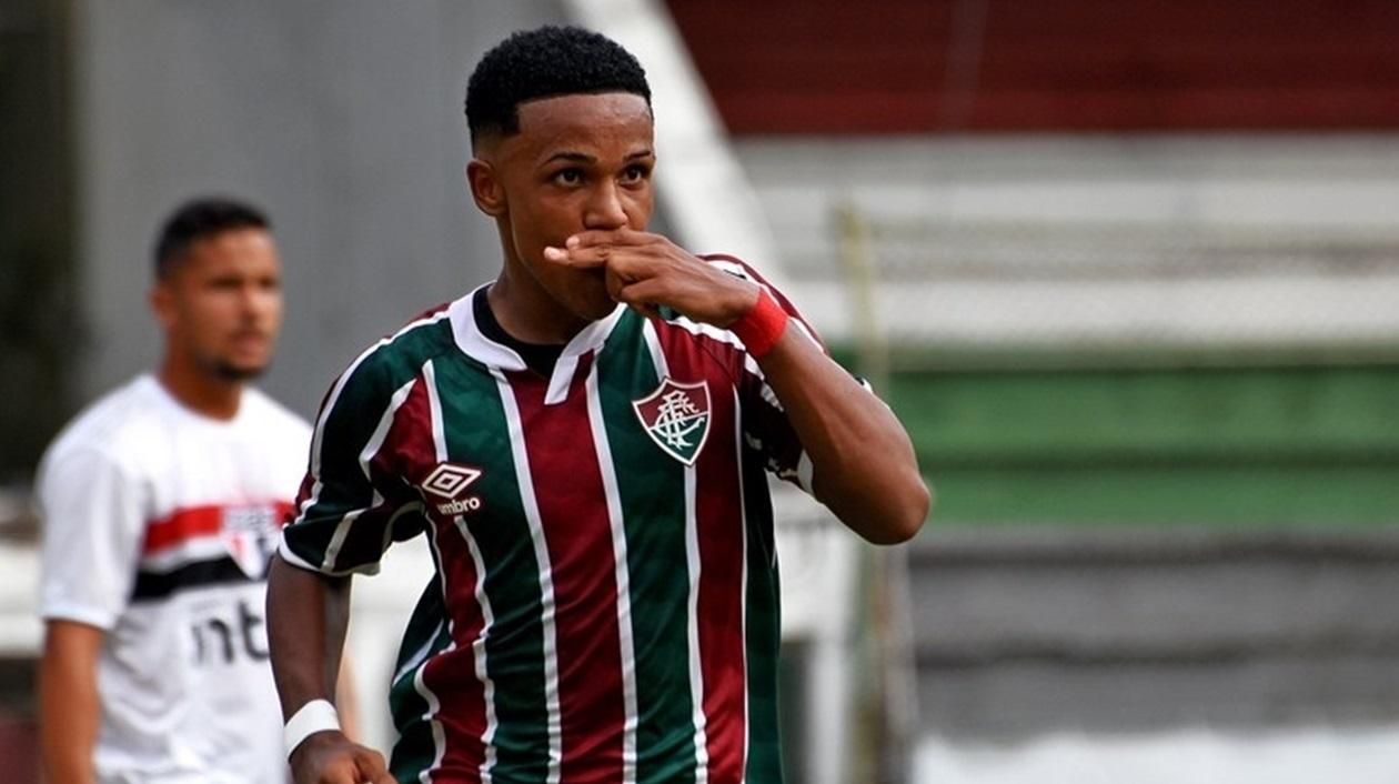 Шахтер начал переговоры о переходе 17-летнего вундеркинда из Бразилии Шахтер начал переговоры о переходе 17-летнего вундеркинда из Бразилии