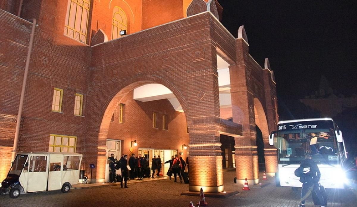 ФК Маріуполь живе у готелі, який є точною копією Кремля – фото ФК Маріуполь живе у готелі, який є точною копією Кремля – фото