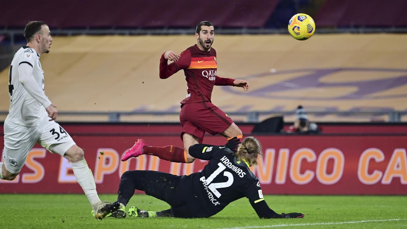 Рома сенсационно вылетела из Кубка Италии и ей грозит техническое поражение из-за ошибки Фонсеки Рома сенсационно вылетела из Кубка Италии и ей грозит техническое поражение из-за ошибки Фонсеки