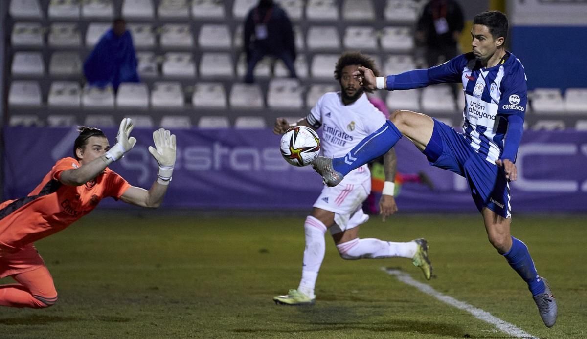 Лунін з провалу дебютував за Реал, вилетівши з Кубка від третьолігової команди: відео