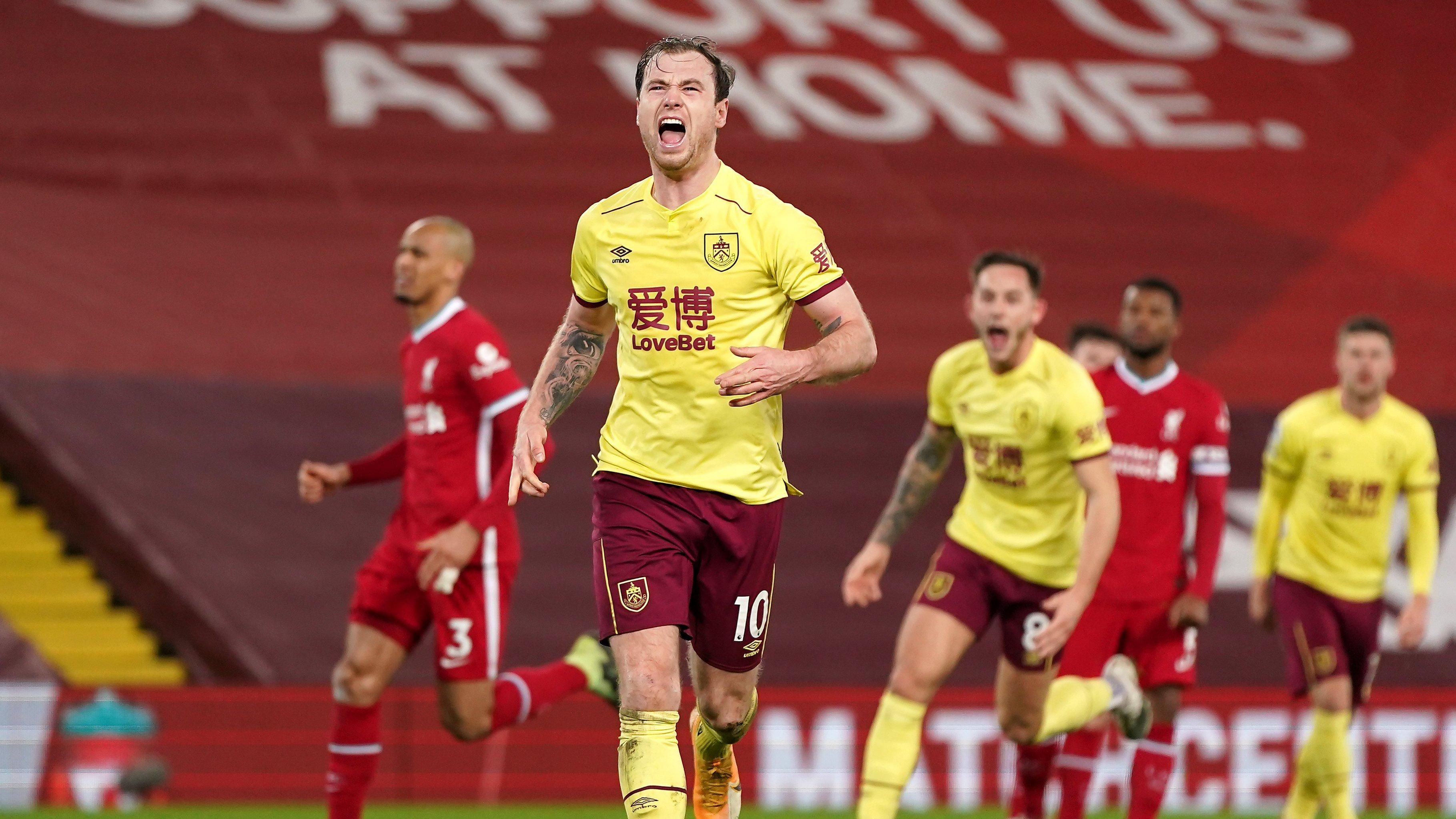 Ливерпуль сенсационно проиграл дома Бернли и прервал беспроигрышную серию из 68 матчей: видео Ливерпуль сенсационно проиграл дома Бернли и прервал беспроигрышную серию из 68 матчей: видео