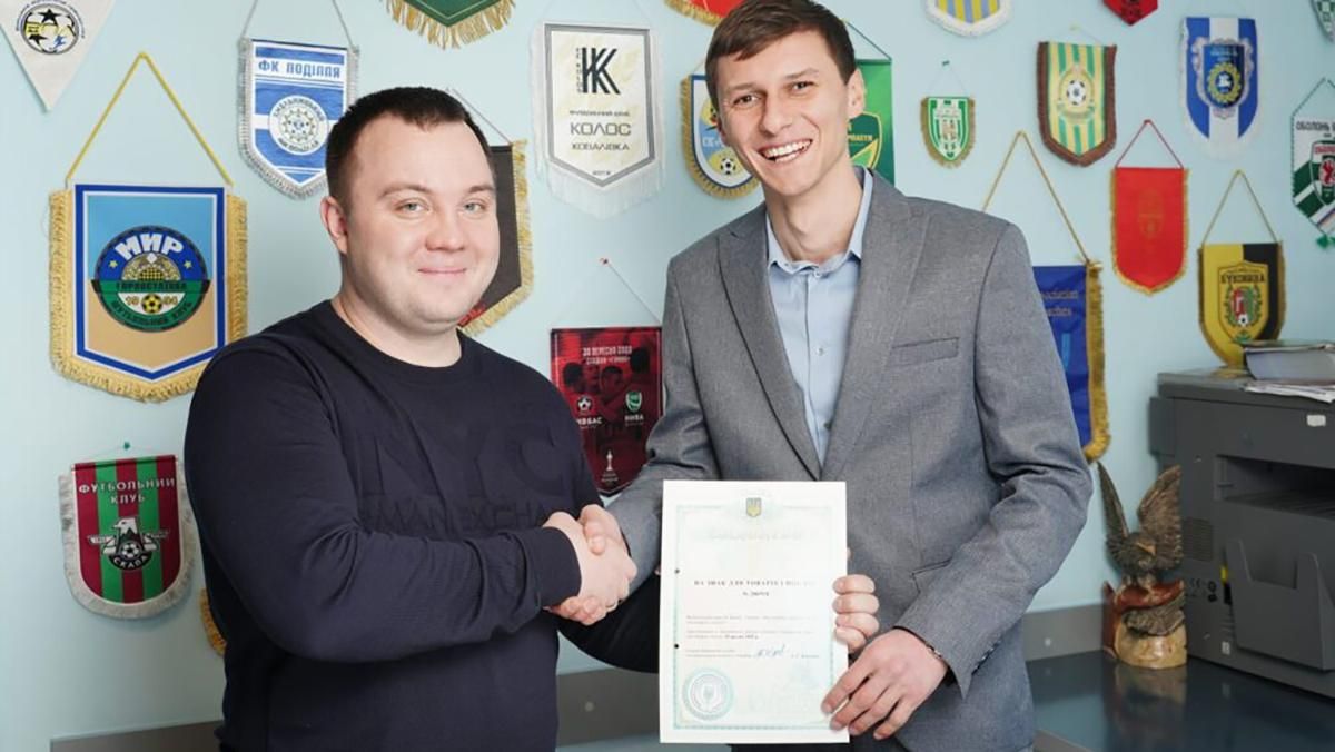 27-річний футболіст Артур Загорулько став новим президентом вінницької Ниви 27-річний футболіст Артур Загорулько став новим президентом вінницької Ниви