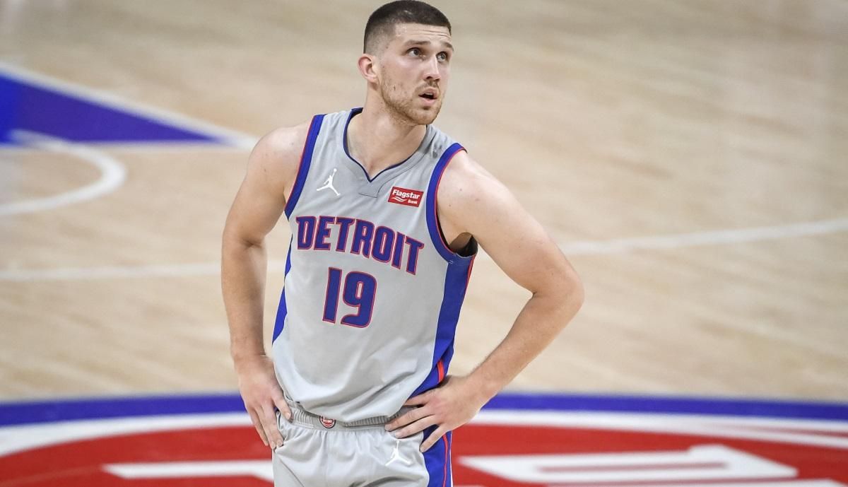 Михайлюк удивил результативностью за Детройт в проигранном матче в НБА: видео Михайлюк удивил результативностью за Детройт в проигранном матче в НБА: видео