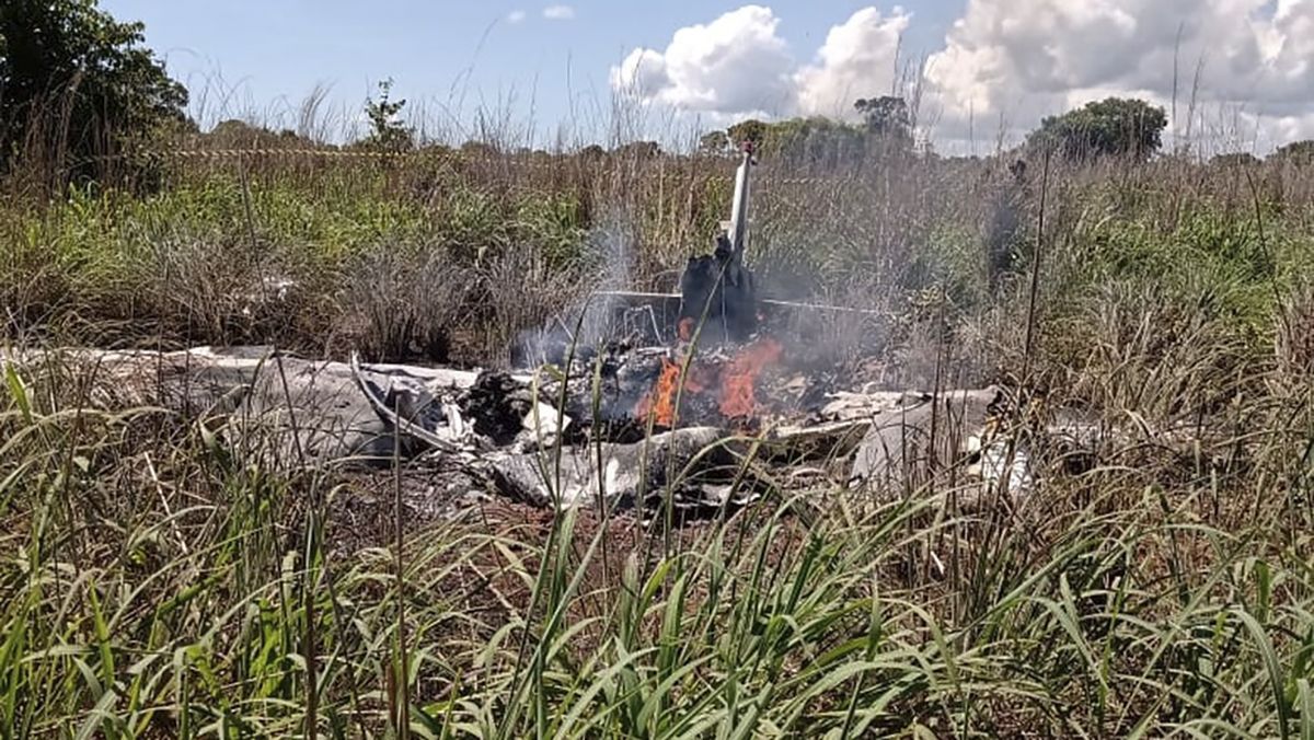В Бразилии разбился самолет с футболистами на борту 24.01.2021 В Бразилии разбился самолет с футболистами на борту 24.01.2021