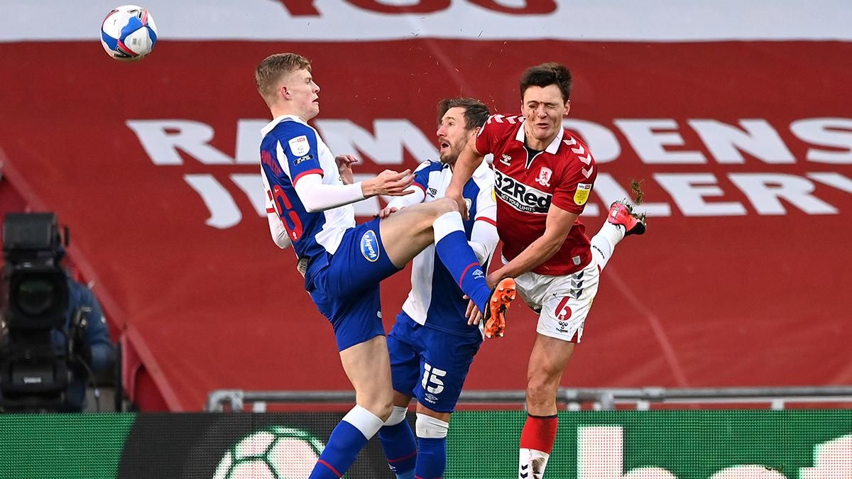 Футболісту Мідлсбро Даелю Фраю шипами розбили обличчя: фото та відео Футболісту Мідлсбро Даелю Фраю шипами розбили обличчя: фото та відео