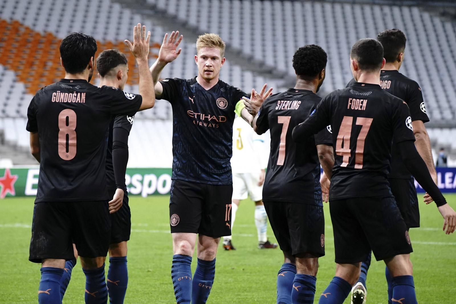 Зинченко помог МанСити разгромить Вест Бромвич и стать лидером АПЛ: видео Зинченко помог МанСити разгромить Вест Бромвич и стать лидером АПЛ: видео