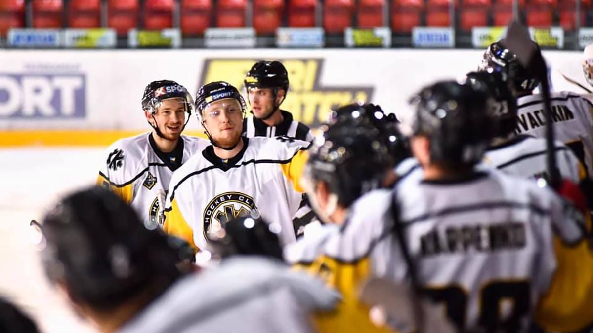 В українському клубі масове отруєння хокеїстів, матч довелося перенести В українському клубі масове отруєння хокеїстів, матч довелося перенести