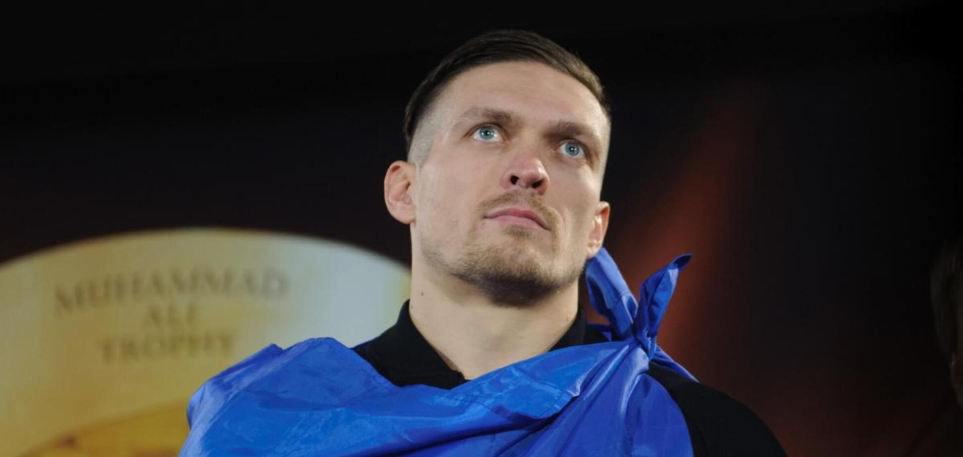 Усик дал "кратчайшее интервью в мире" на украинском языке: видео Усик дал "кратчайшее интервью в мире" на украинском языке: видео