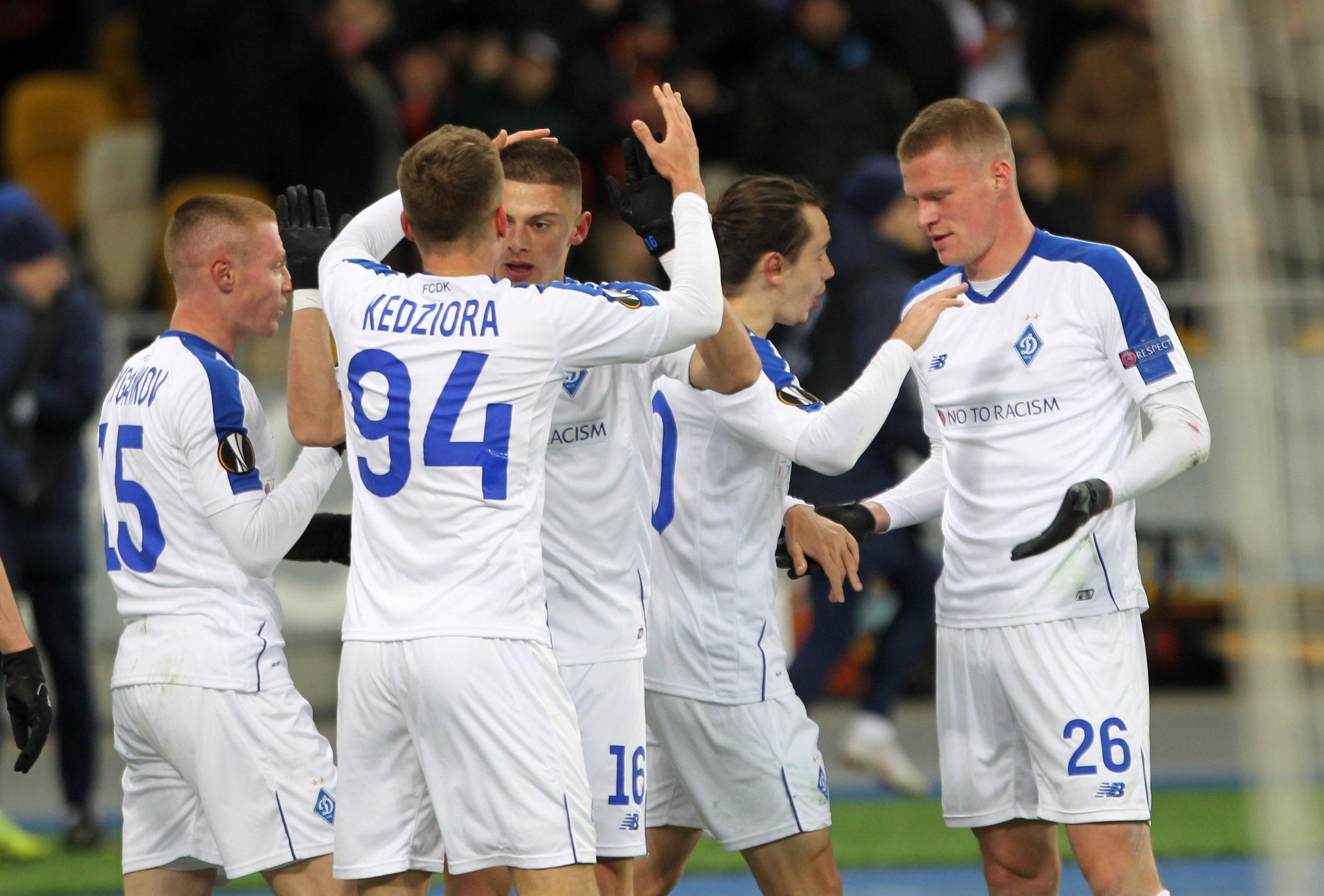 Без Миколенко и Забарного, но с Бесединым: Динамо подало заявку на матчи Лиги Европы Без Миколенко и Забарного, но с Бесединым: Динамо подало заявку на матчи Лиги Европы