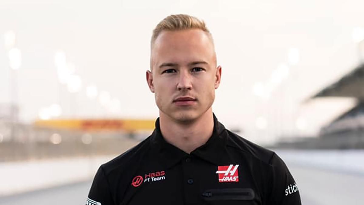 Российского гонщика Формулы-1 оштрафовали за езду на красный сигнал светофора Российского гонщика Формулы-1 оштрафовали за езду на красный сигнал светофора