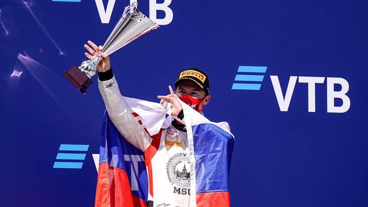 Никите Мазепину запретили использовать гимн и флаг России в Ф1 Никите Мазепину запретили использовать гимн и флаг России в Ф1