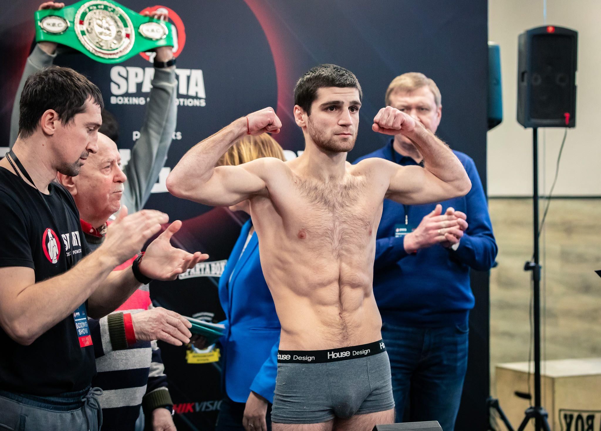 Бой украинского боксера внезапно перенесли из Киева в Москву Бой украинского боксера внезапно перенесли из Киева в Москву