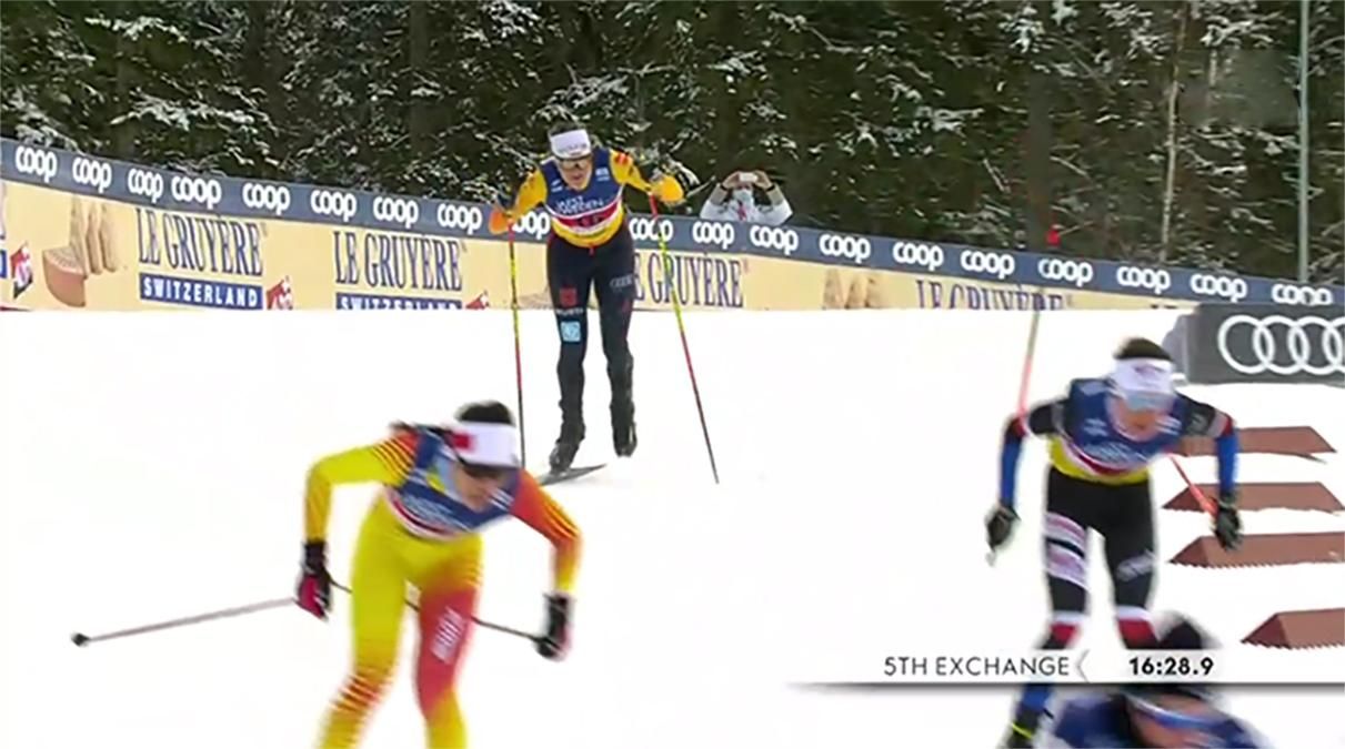 Німецька лижниця впала під час гонки та фінішувала з однією лижнею: фото