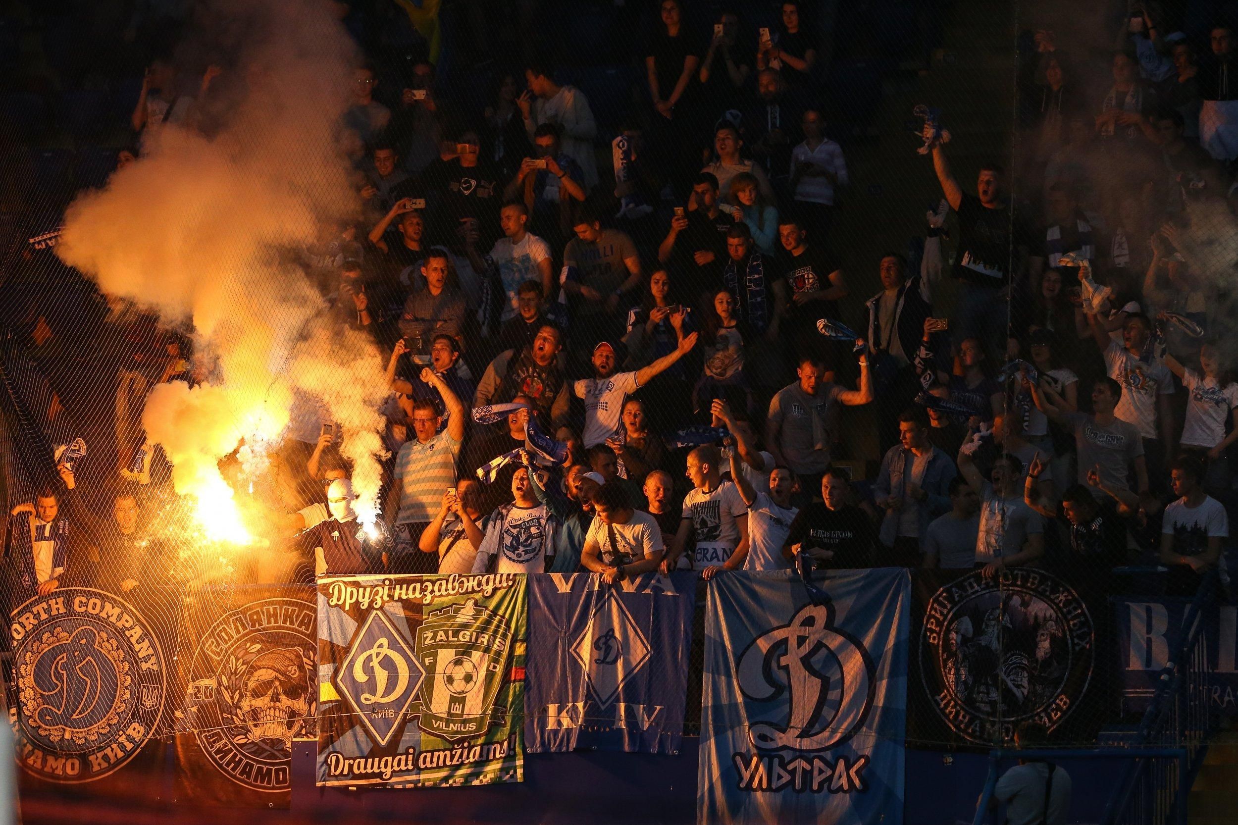 Чи зможуть фанати відвідувати футбольні матчі в Україні у 2021 році