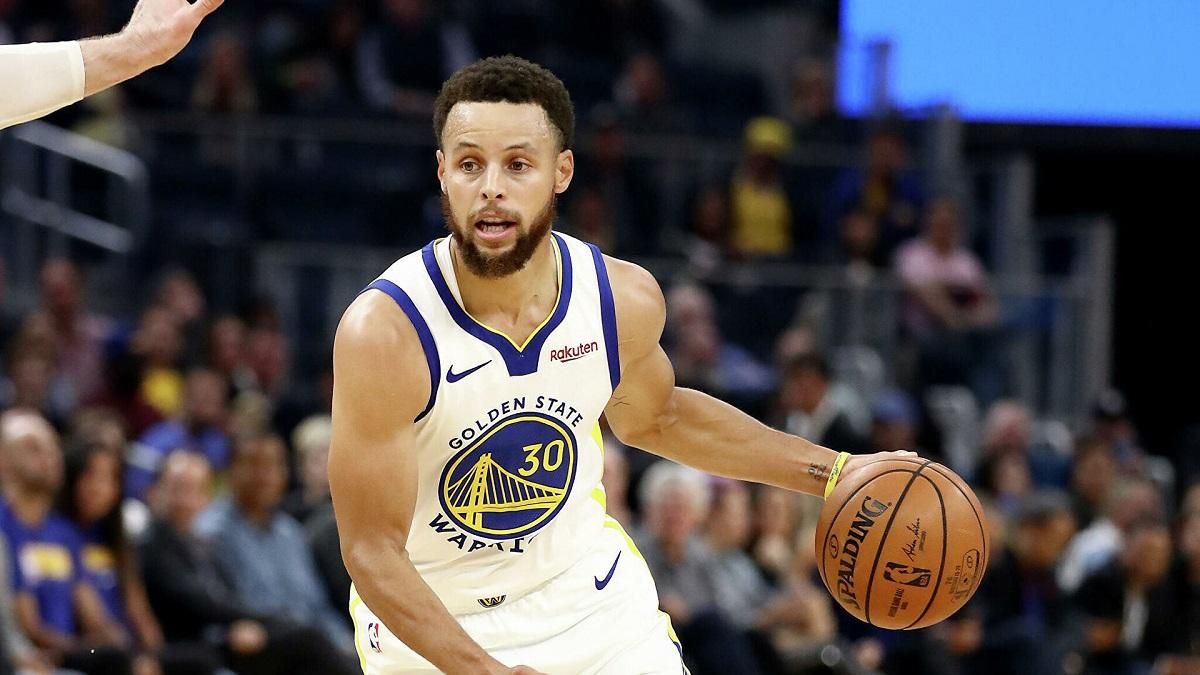 Баскетболіст Каррі зробив фантастичний кидок спиною до кільця Баскетболіст Каррі зробив фантастичний кидок спиною до кільця