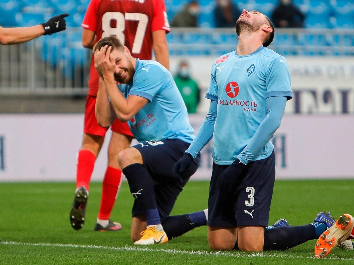 Російські футболісти влаштували масову бійку під час матчу: відео Російські футболісти влаштували масову бійку під час матчу: відео