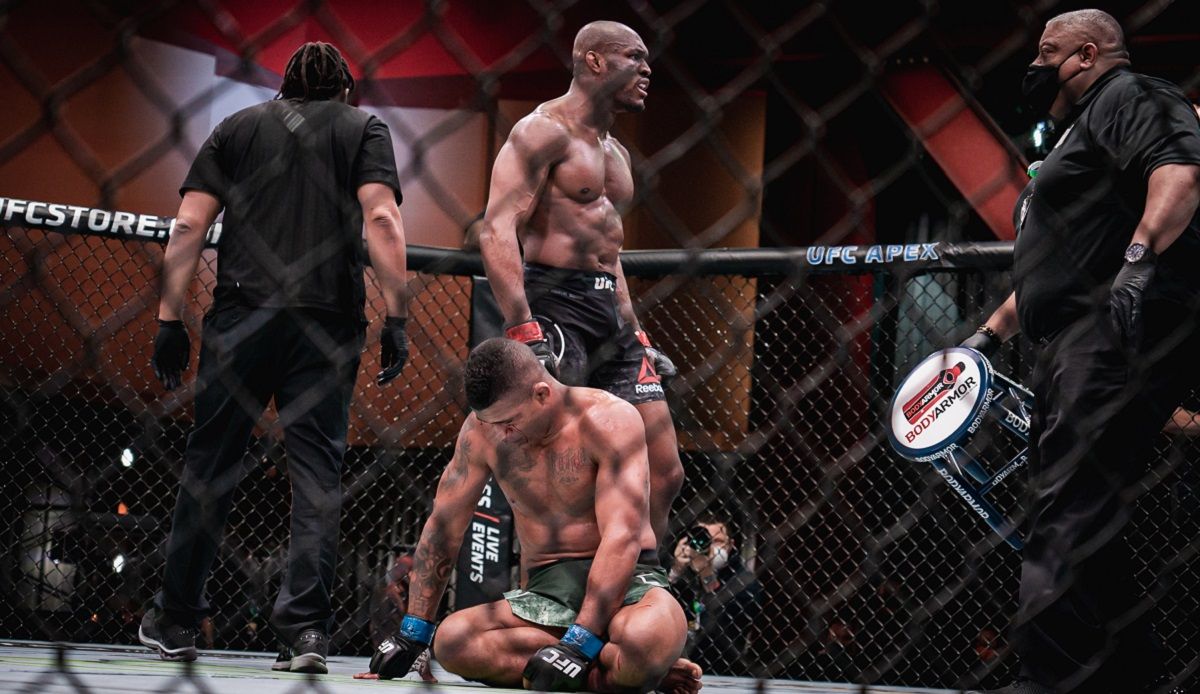 Заставил соперника плакать: Усман мощно нокаутировал Бёрнса – видео Заставил соперника плакать: Усман мощно нокаутировал Бёрнса – видео