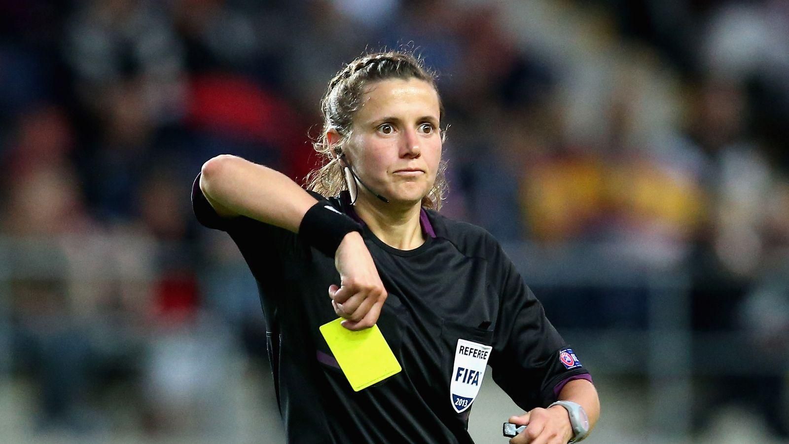 Украинский арбитр Монзуль будет судить матч отбора на Евро-2022 Украинский арбитр Монзуль будет судить матч отбора на Евро-2022