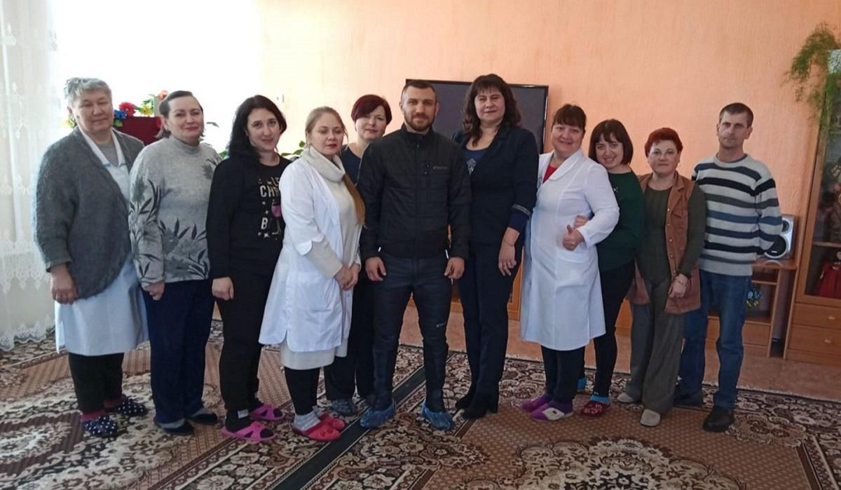 Ломаченко посетил Центр реабилитации детей – фото