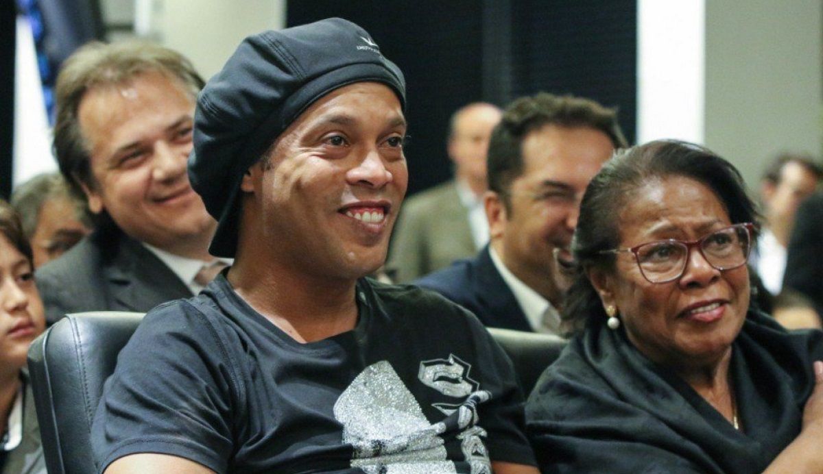 Коронавірус забрав життя мами легендарного Роналдінью Коронавірус забрав життя мами легендарного Роналдінью