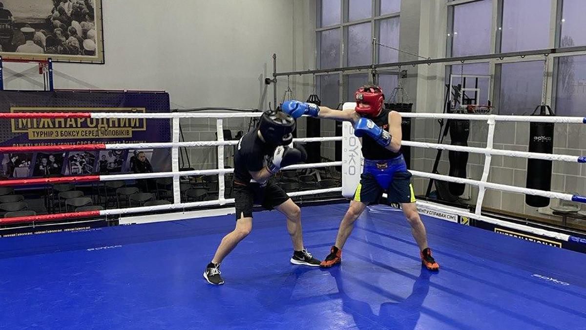 Як Денис Берінчик готується до чемпіонського бою: відео Як Денис Берінчик готується до чемпіонського бою: відео