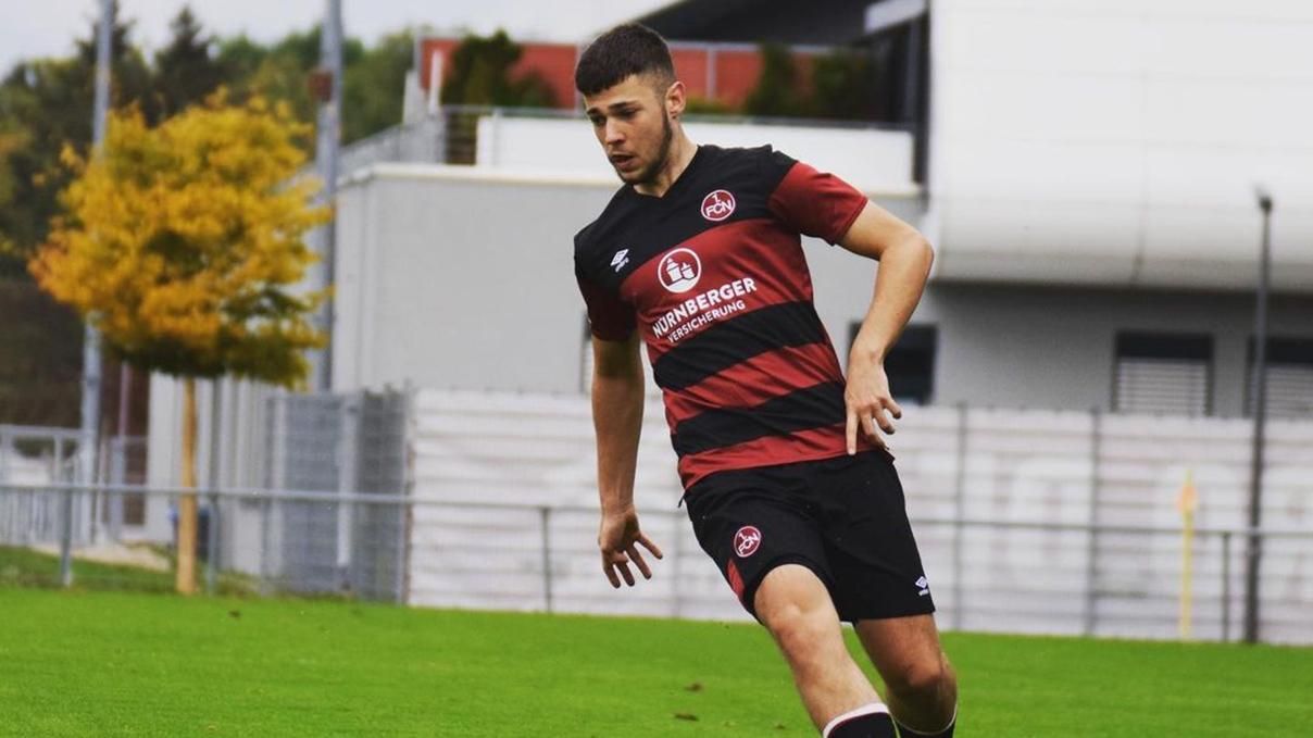 Сборная Украины может потерять футболиста Эрика Шуранова Сборная Украины может потерять футболиста Эрика Шуранова