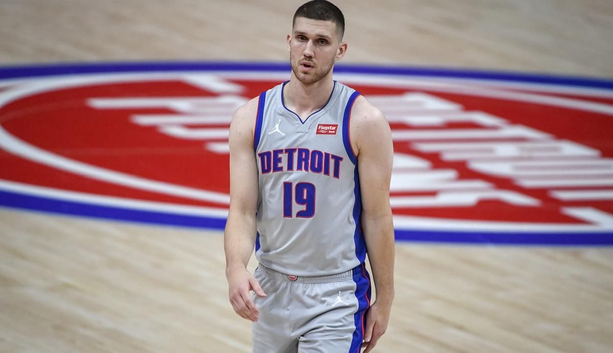 Детройт с Михайлюком взял реванш у Орландо в НБА – видео Детройт с Михайлюком взял реванш у Орландо в НБА – видео