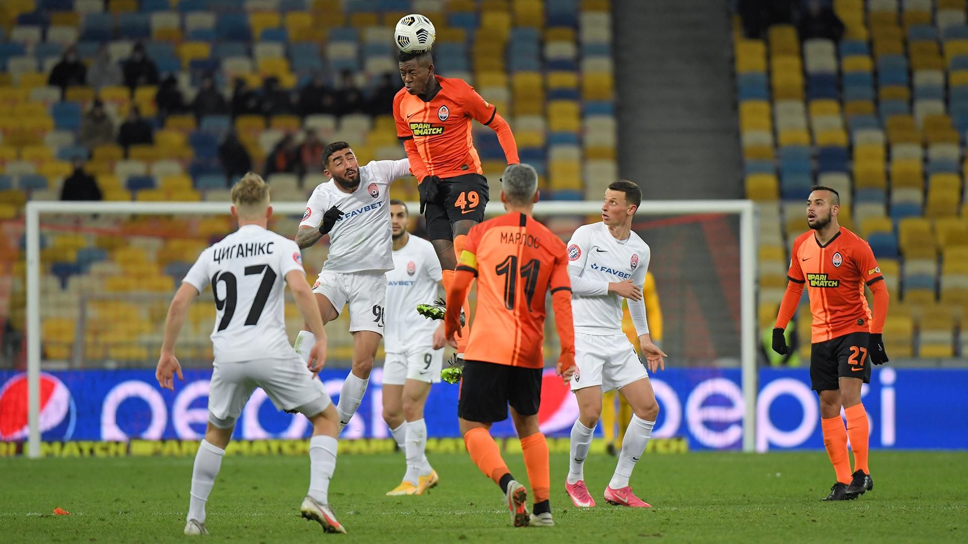 Зоря забила гол Шахтарю в меншості Зоря забила гол Шахтарю в меншості