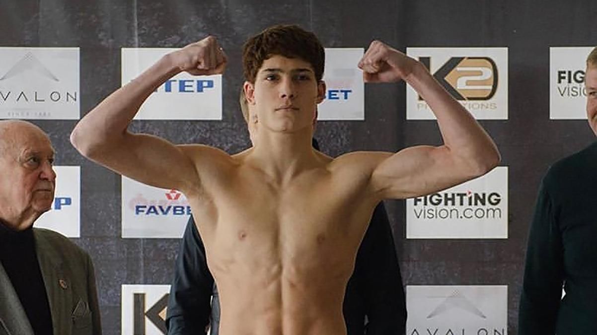 Непобедимый украинский боксер Василий Чеботарь проведет бой против бывшего чемпиона-кикбоксера Непобедимый украинский боксер Василий Чеботарь проведет бой против бывшего чемпиона-кикбоксера