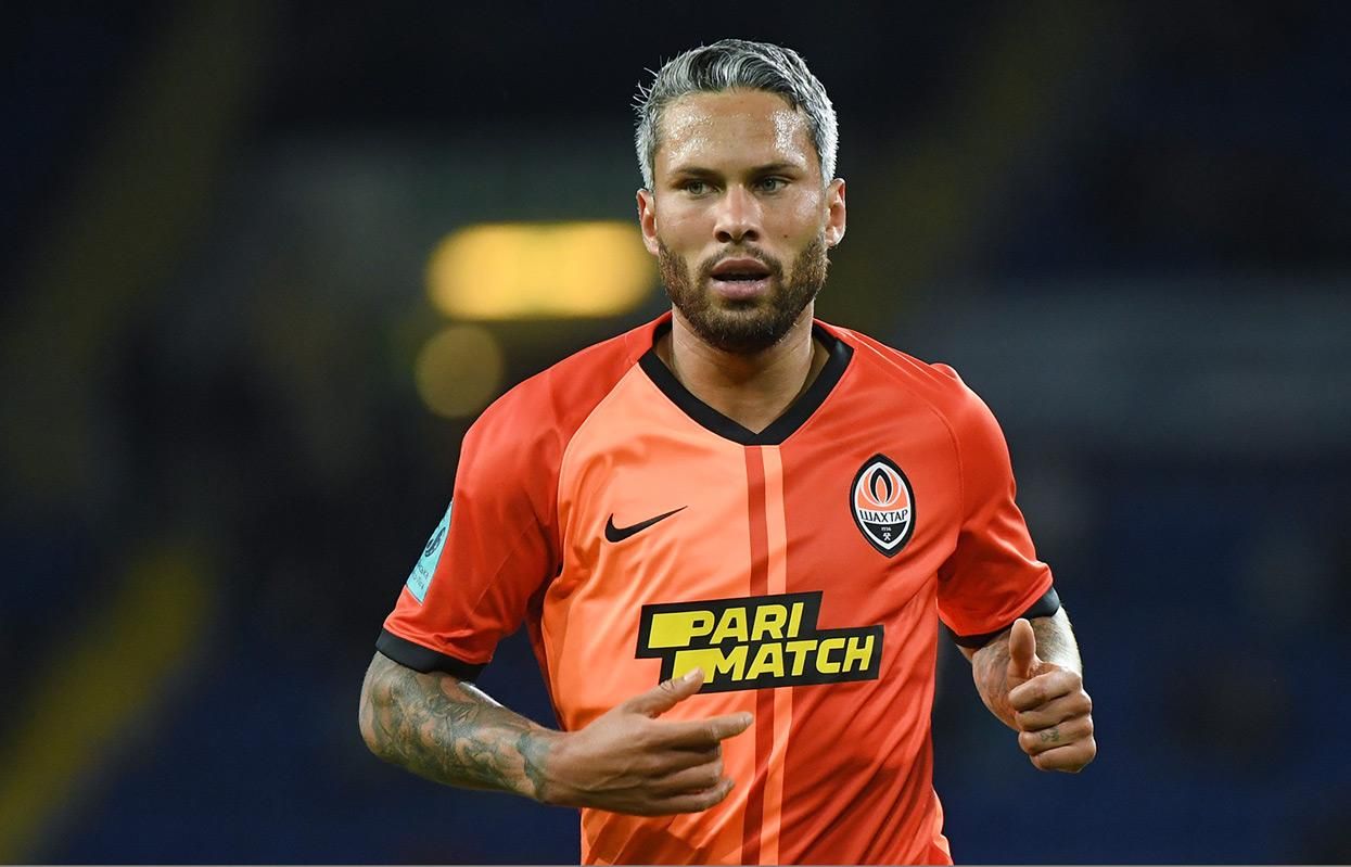 В роздягальні Шахтаря розгорівся конфлікт в перерві матчу з Маккабі В роздягальні Шахтаря розгорівся конфлікт в перерві матчу з Маккабі