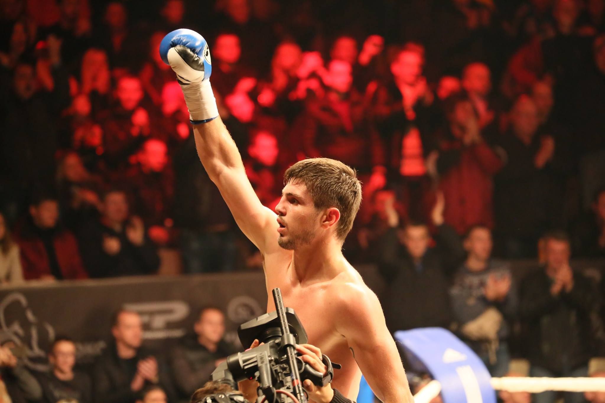 Євген Хитров знявся з бою через проблеми з COVID-19 - деталі Євген Хитров знявся з бою через проблеми з COVID-19 - деталі