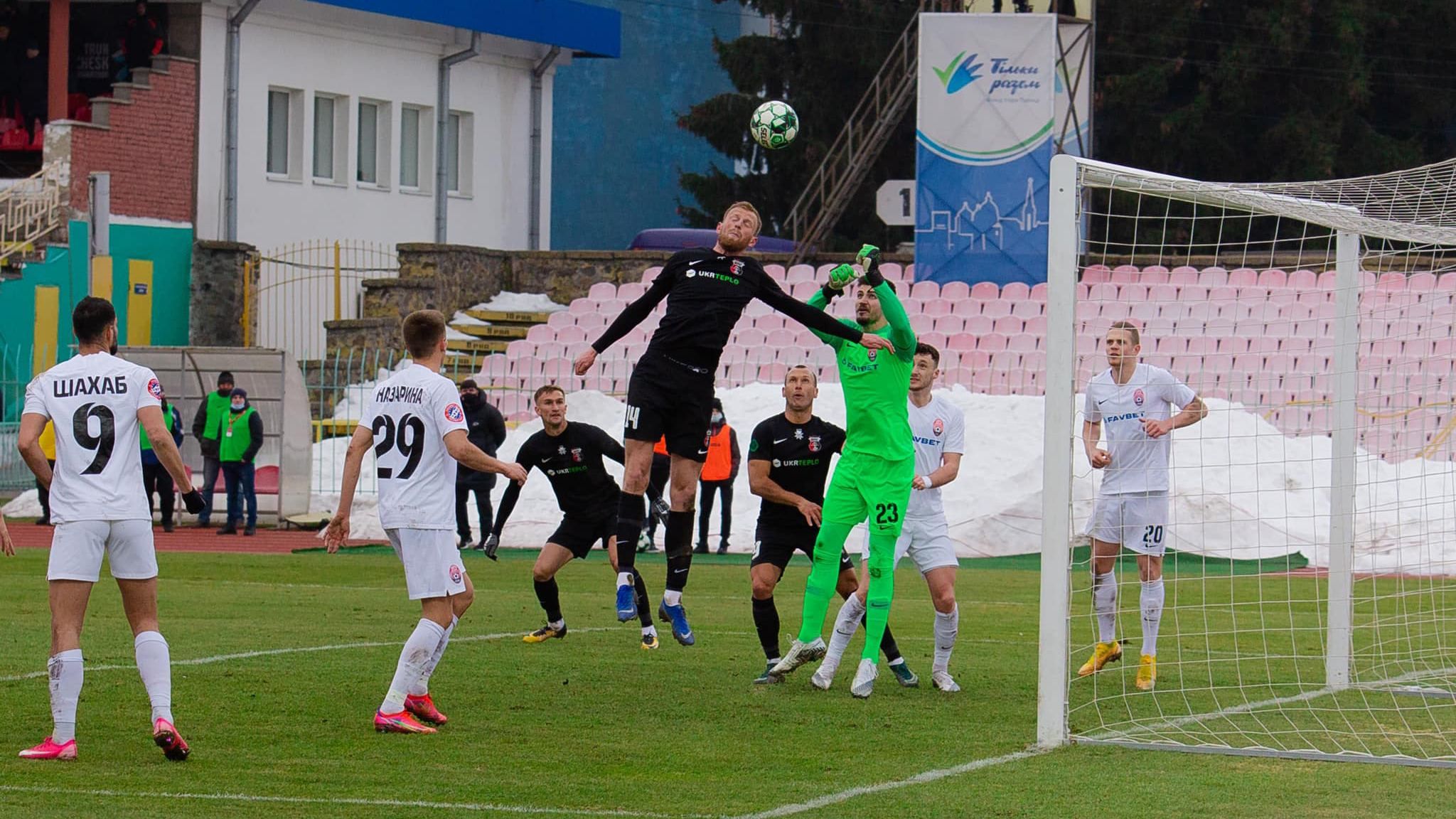 Відео скандального епізоду у матчі Верес – Зоря: як арбітр не зарахував гол рівненської команди Відео скандального епізоду у матчі Верес – Зоря: як арбітр не зарахував гол рівненської команди