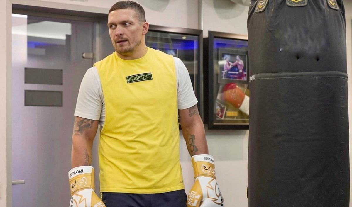 Жаркая подготовка Усика к следующему бою – видео Жаркая подготовка Усика к следующему бою – видео