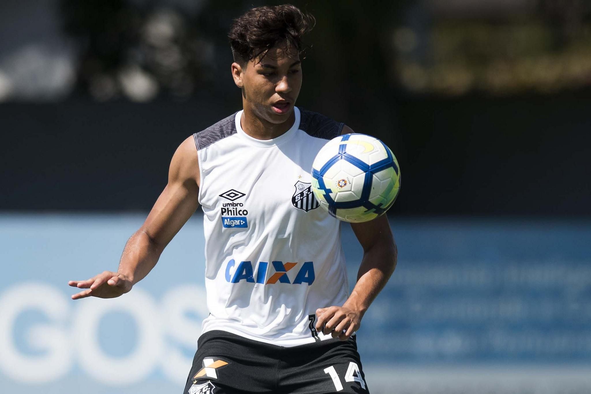 Шахтер хочет перехватить футболиста, которым интересуются Ювентус и Челси Шахтер хочет перехватить футболиста, которым интересуются Ювентус и Челси