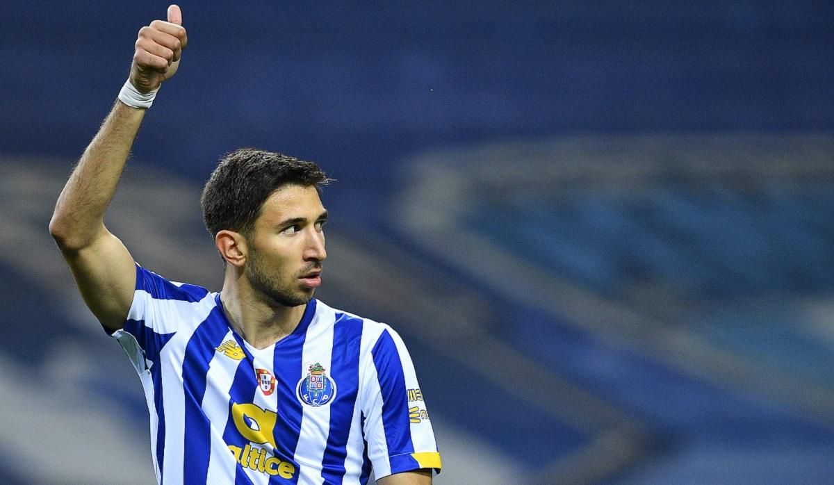 Игрок Порту Груич курьезно симулировал против Ювентуса – видео Игрок Порту Груич курьезно симулировал против Ювентуса – видео