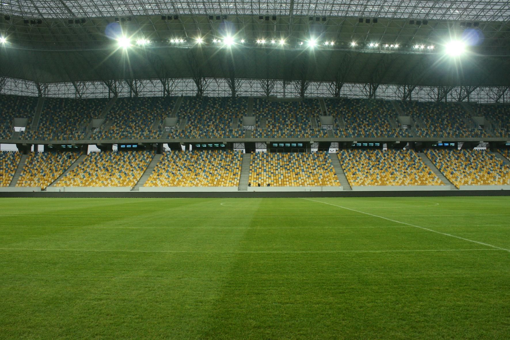 Сборная на "Арене Львов": матчей не будет из-за денег, а не газона Сборная на "Арене Львов": матчей не будет из-за денег, а не газона