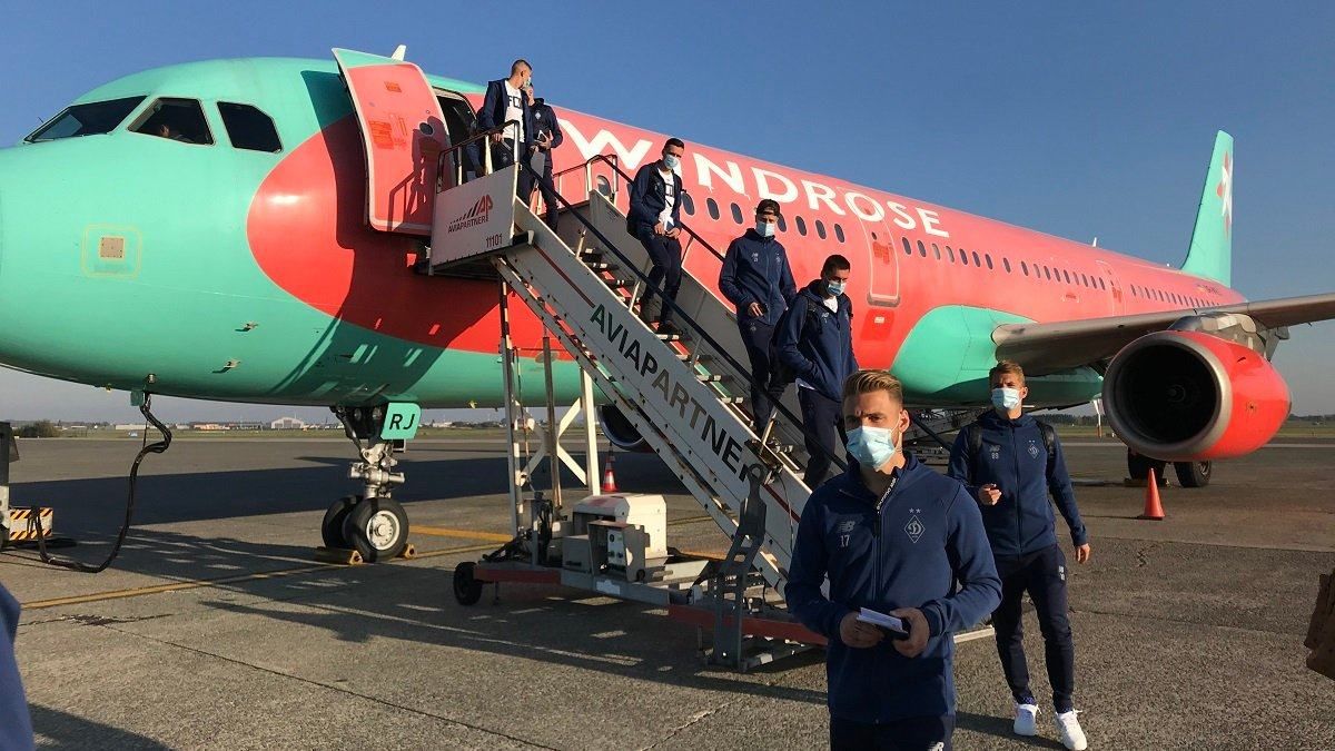 Динамо отправилось на матч Лиги Европы с депутатами ОПЗЖ Динамо отправилось на матч Лиги Европы с депутатами ОПЗЖ