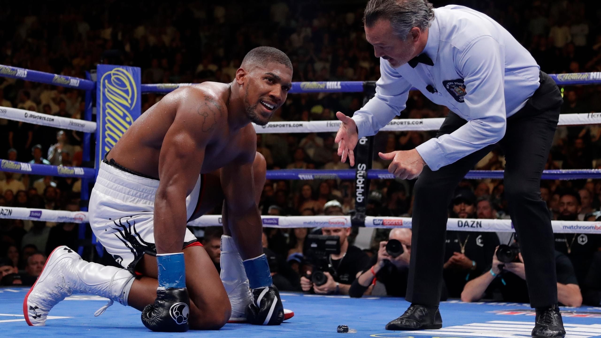 Поединок Фьюри - Джошуа могут перенести Поединок Фьюри - Джошуа могут перенести