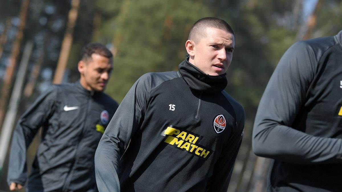 Захисник Шахтаря захворів на COVID-19 перед матчем з Ромою у ЛЄ Захисник Шахтаря захворів на COVID-19 перед матчем з Ромою у ЛЄ