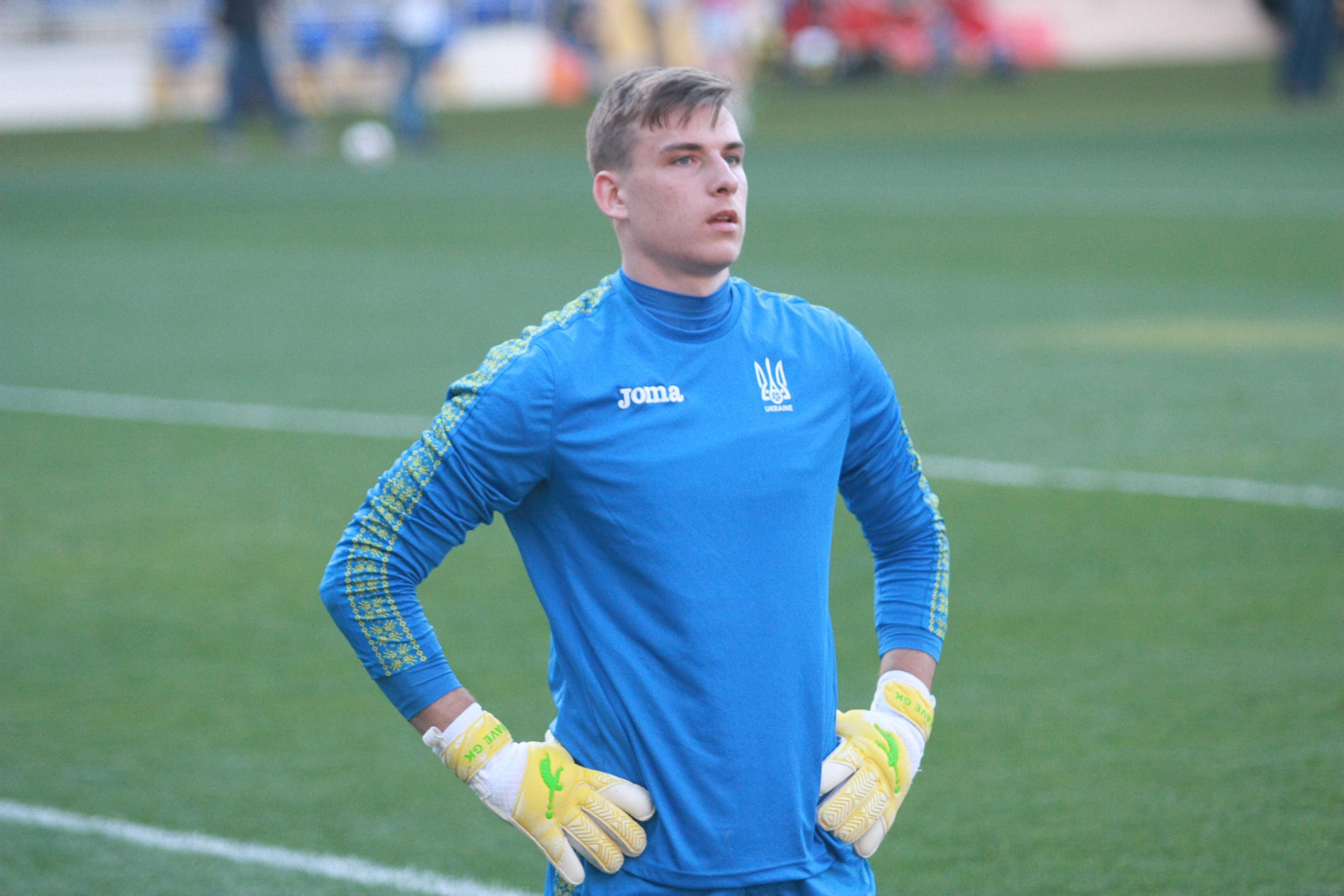 Луніна покарали копняками на тренуванні збірної України - відео Луніна покарали копняками на тренуванні збірної України - відео