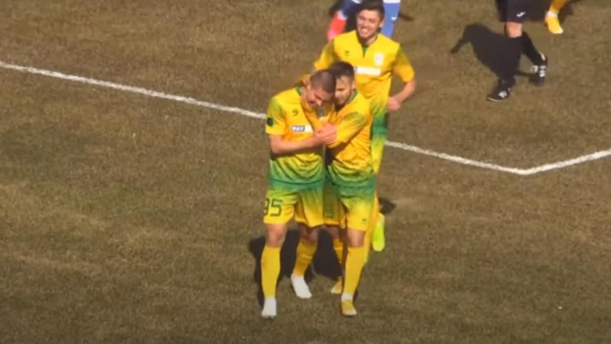 Український захисник забив гол неймовірним ударом в дотик в дальній кут воріт: відео Український захисник забив гол неймовірним ударом в дотик в дальній кут воріт: відео