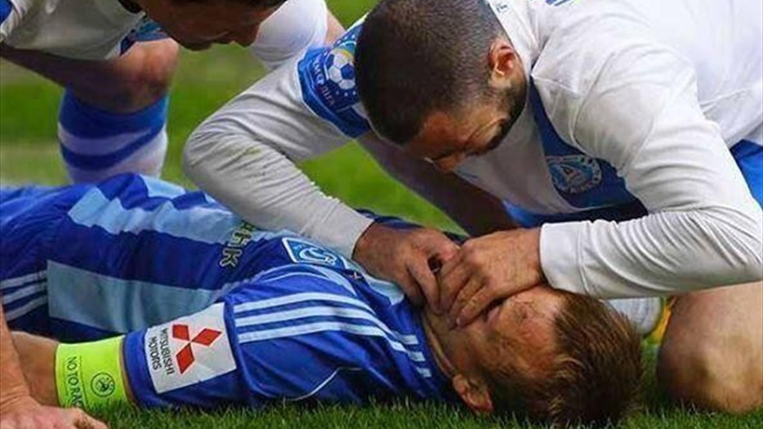 Як Джаба Канкава врятував життя Олегу Гусєву у матчі Дніпро – Динамо Як Джаба Канкава врятував життя Олегу Гусєву у матчі Дніпро – Динамо