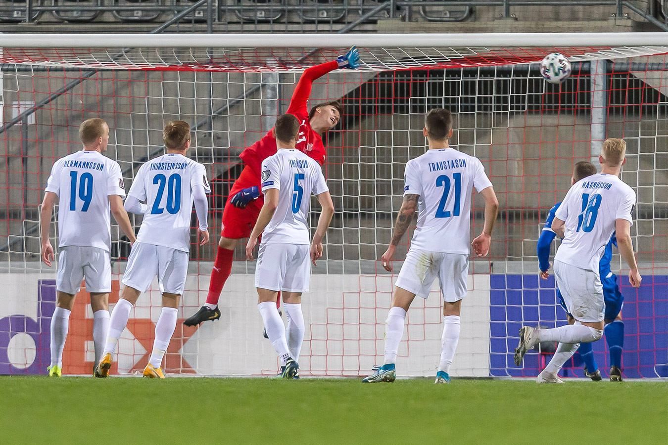 Гравець Ліхтенштейну забив божевільний гол Ісландії – відео
