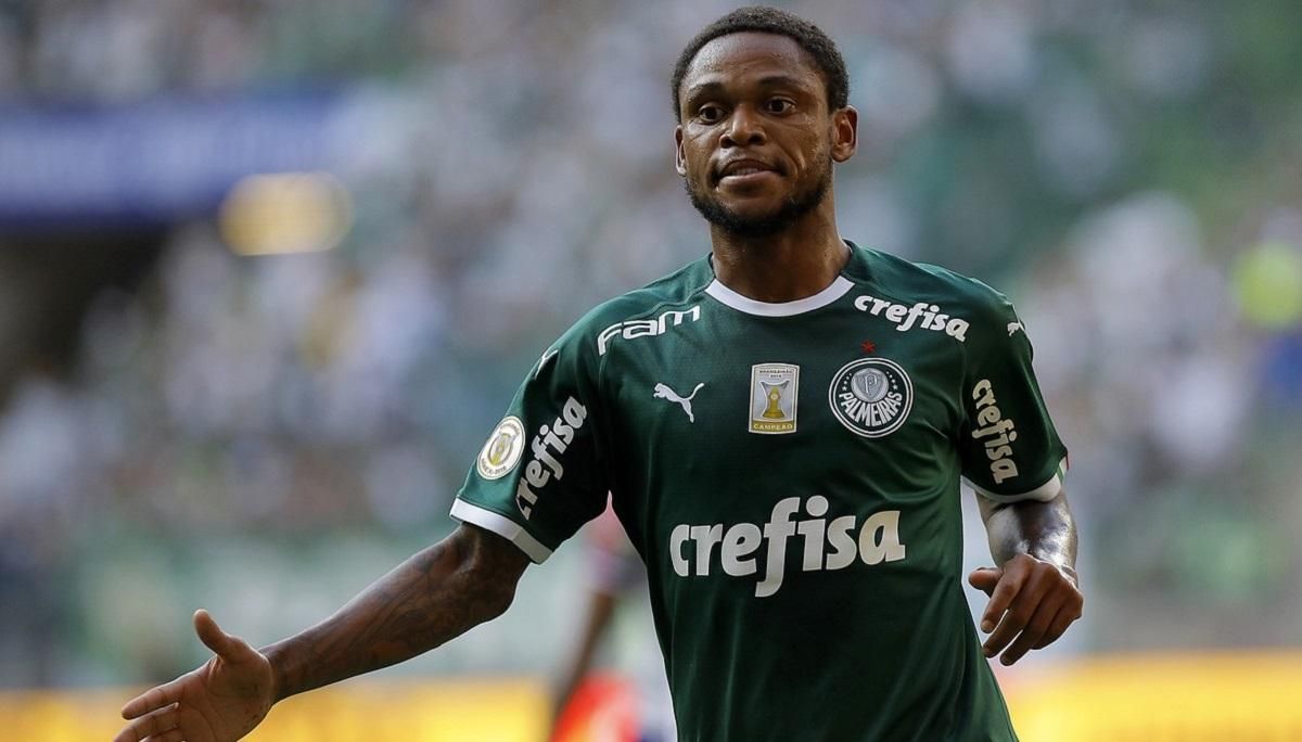 Колишній лідер Шахтаря на машині збив велосипедиста у Бразилії – відео Колишній лідер Шахтаря на машині збив велосипедиста у Бразилії – відео