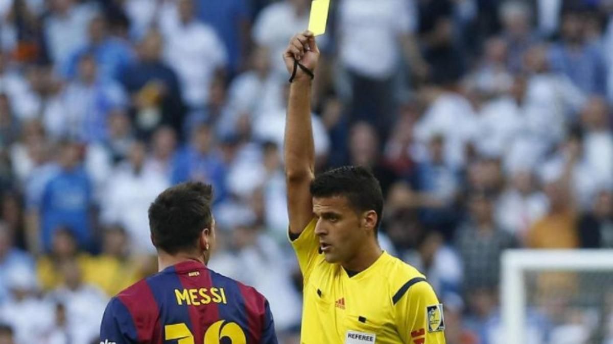 В Іспанії терміново замінили арбітра матчу Реал – Барселона В Іспанії терміново замінили арбітра матчу Реал – Барселона