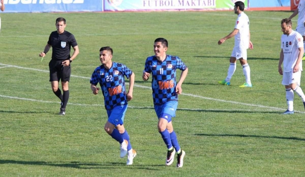 Футболист с Узбекистана забил курьезный гол-призрак – видео Футболист с Узбекистана забил курьезный гол-призрак – видео