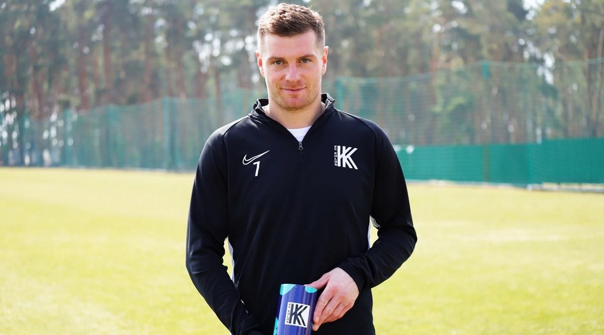 Пьяные футболисты Колоса устроили дебош в поезде после матча с Минаем Пьяные футболисты Колоса устроили дебош в поезде после матча с Минаем