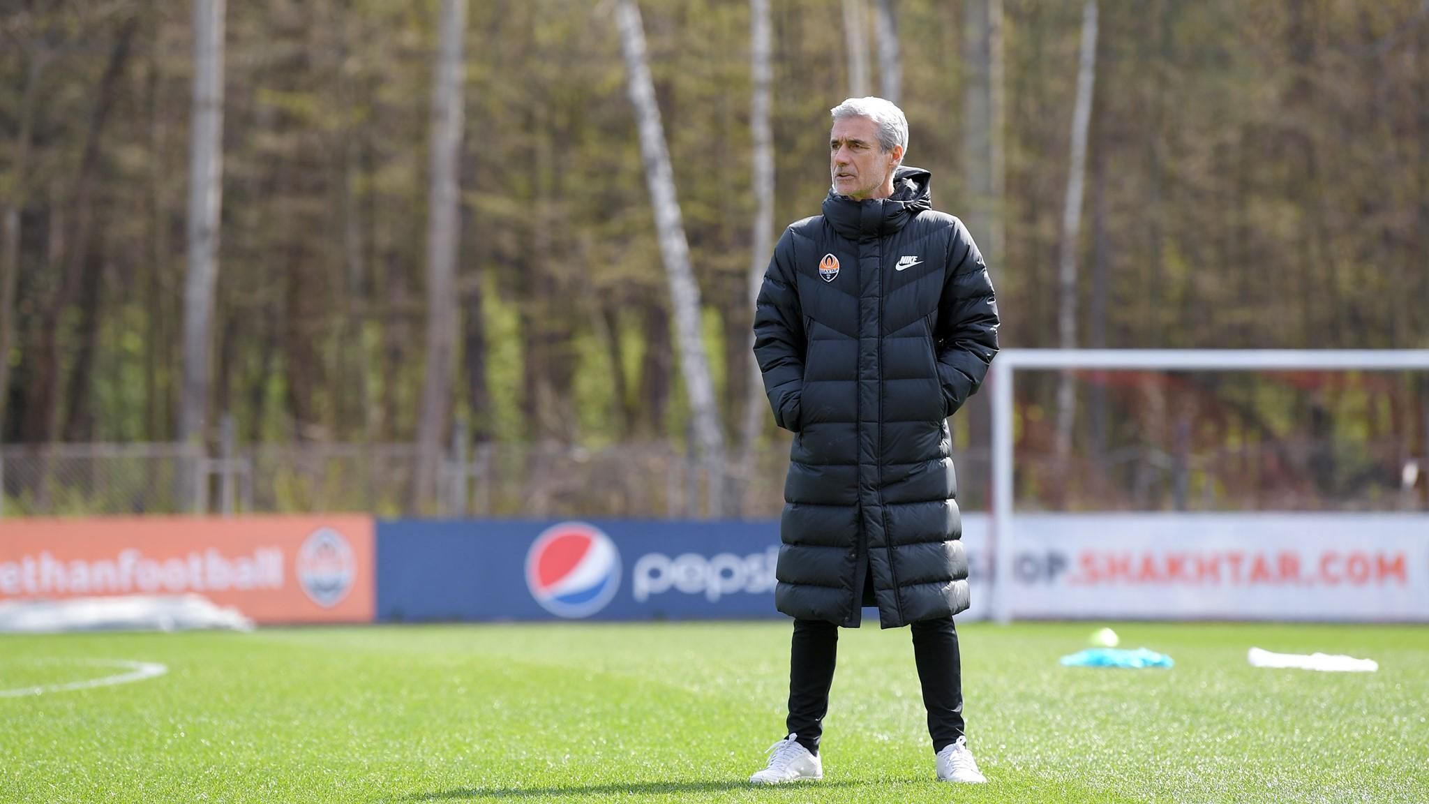 Луиш Каштру покидает Шахтер: кто станет новым тренером "горняков" – Срна, Де Дзерби или Моуринью Луиш Каштру покидает Шахтер: кто станет новым тренером "горняков" – Срна, Де Дзерби или Моуринью